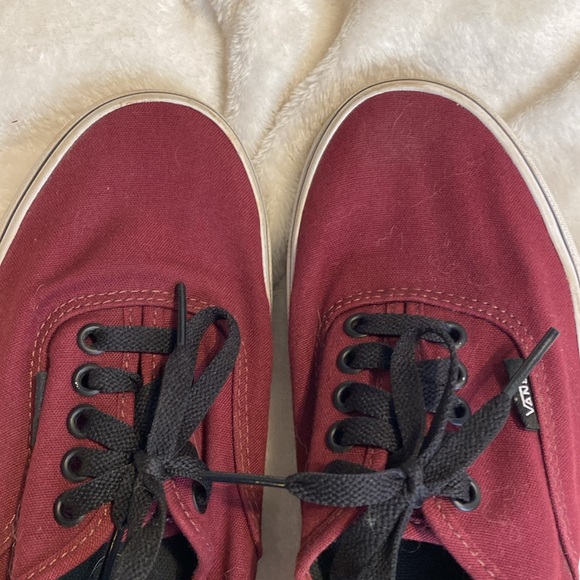 Maroon vans - Picture 2 of 7